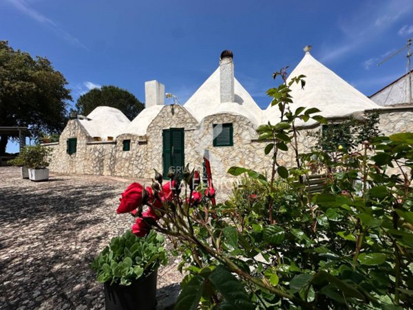 casa indipendente in vendita a Martina Franca in zona Lamia Vecchia