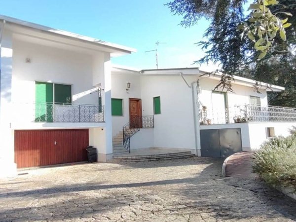 casa indipendente in vendita a Martina Franca