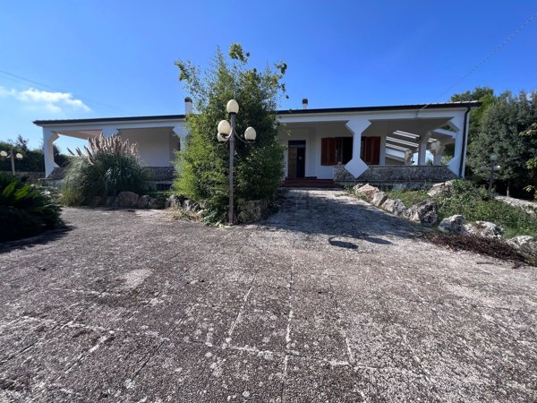 casa indipendente in vendita a Martina Franca