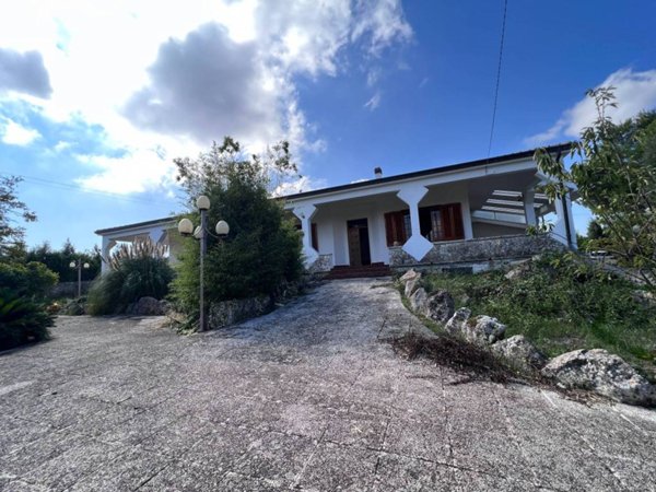 casa indipendente in vendita a Martina Franca