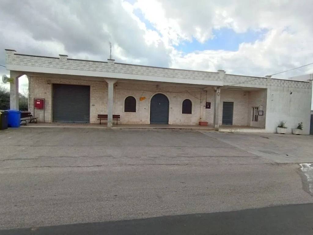 negozio in vendita a Martina Franca in zona Motolese