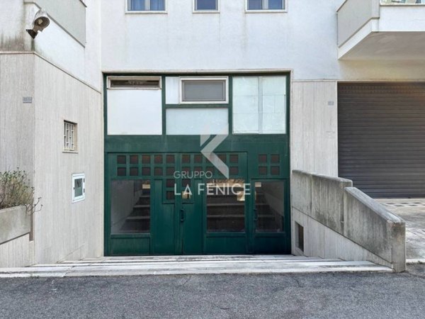 locale commerciale in vendita a Martina Franca