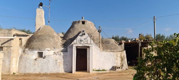 casa indipendente in vendita a Martina Franca in zona Pergolo