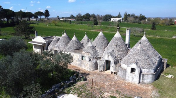casa indipendente in vendita a Martina Franca in zona Trasconi