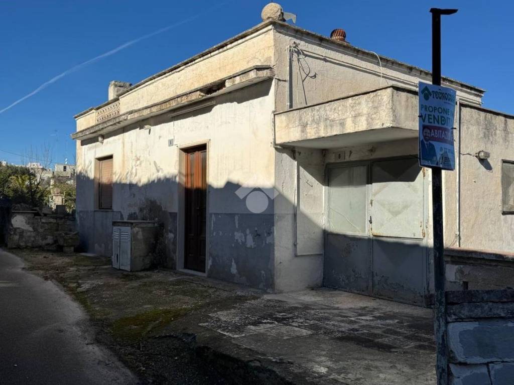 casa indipendente in vendita a Martina Franca in zona Ortolini