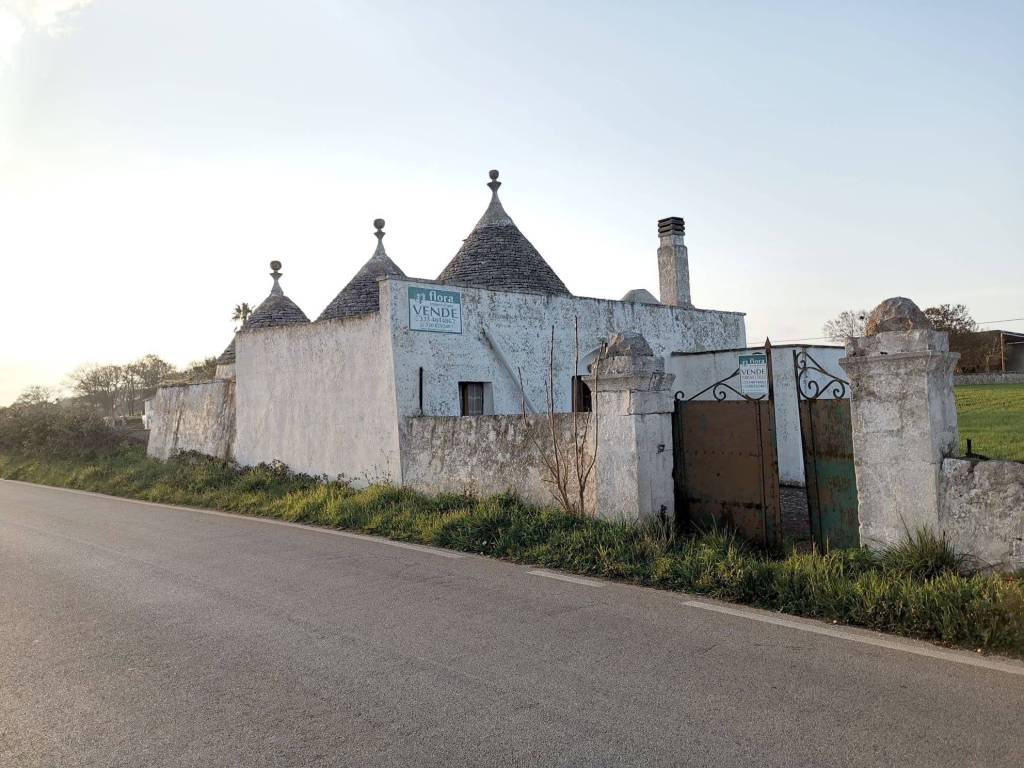 casa indipendente in vendita a Martina Franca in zona Carpari