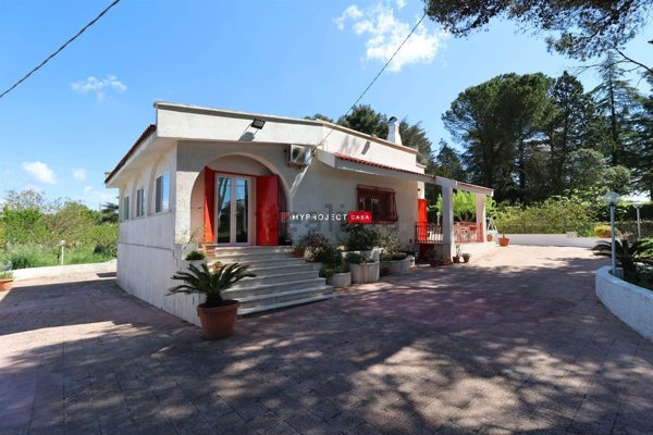 casa indipendente in vendita a Martina Franca
