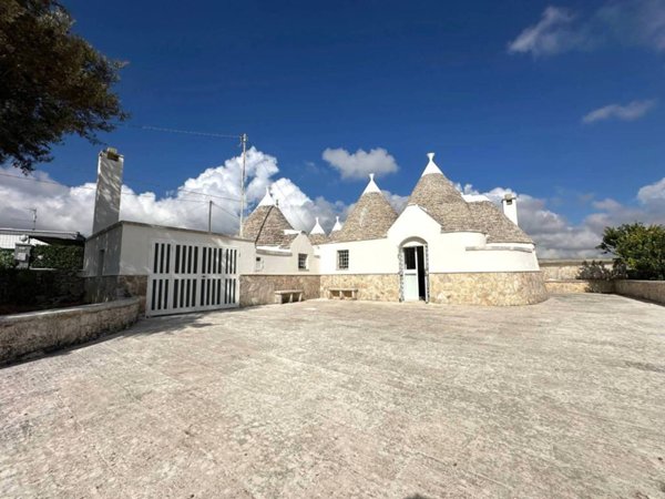 casa indipendente in vendita a Martina Franca in zona Trasconi