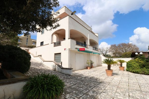 casa indipendente in vendita a Martina Franca in zona Montetulio