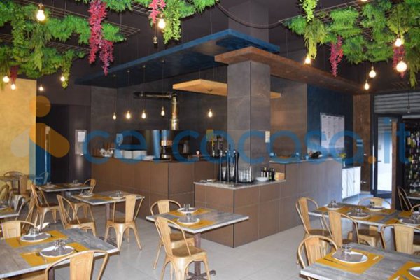 negozio in vendita a Martina Franca in zona Ortolini