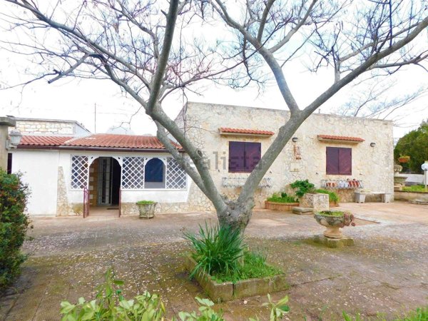 casale in vendita a Martina Franca in zona Monti del Duca