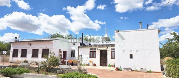 casa indipendente in vendita a Martina Franca in zona Ortolini