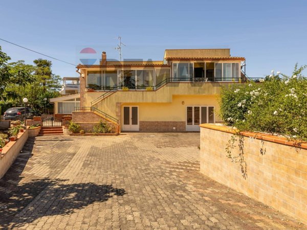 casa indipendente in vendita a Martina Franca in zona Pergolo