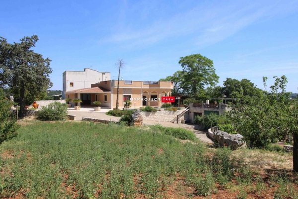 casa indipendente in vendita a Martina Franca in zona Carpari