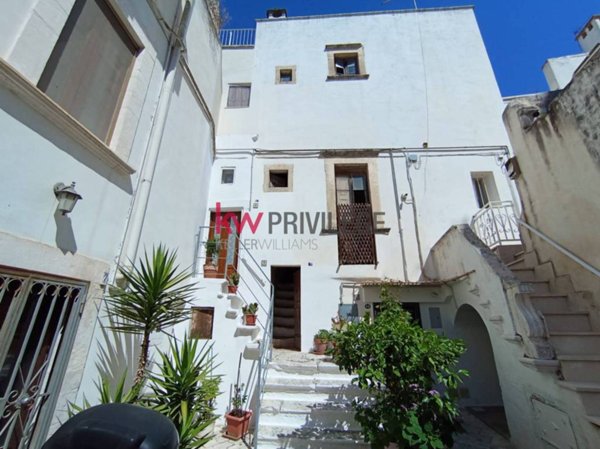 casa indipendente in vendita a Martina Franca in zona Centro Storico