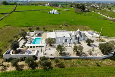 casa indipendente in vendita a Martina Franca in zona Papadomenico