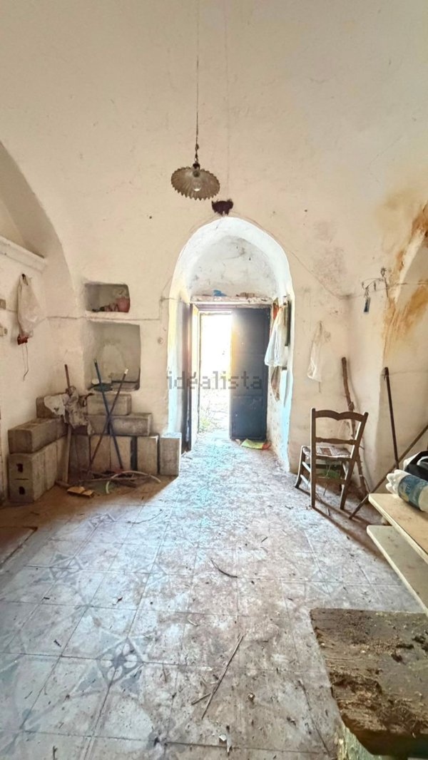 esavano in vendita a Martina Franca