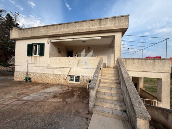 casa indipendente in vendita a Martina Franca in zona Lamia Vecchia