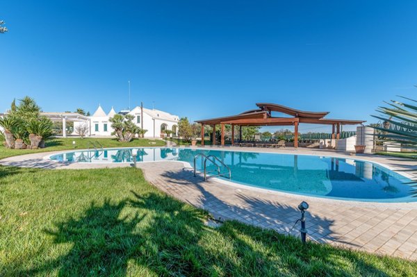 casa indipendente in vendita a Martina Franca in zona Pergolo