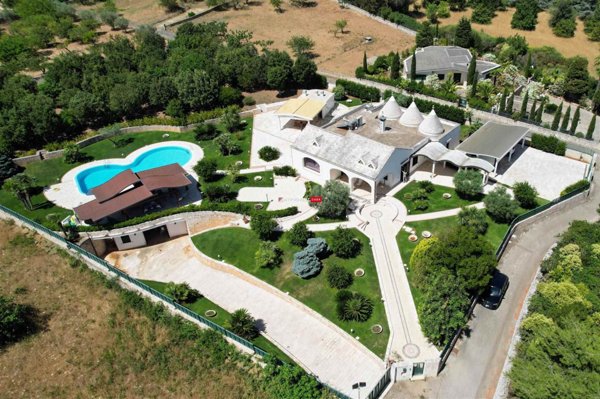casa indipendente in vendita a Martina Franca in zona Pergolo