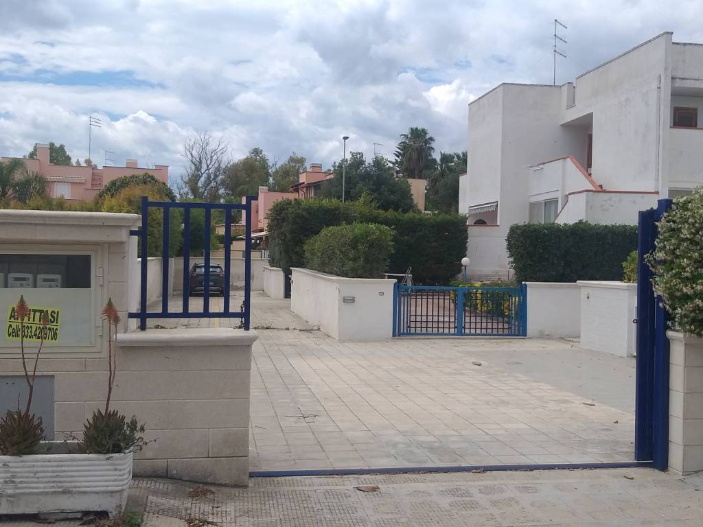 casa indipendente in vendita a Maruggio