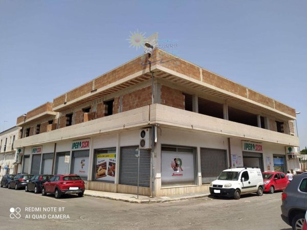 intera palazzina in vendita a Maruggio