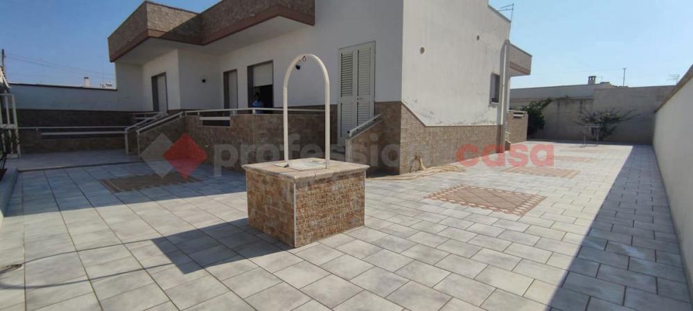 casa indipendente in vendita a Maruggio