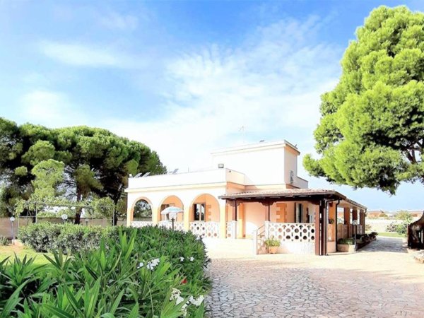 casa indipendente in vendita a Maruggio in zona Acqua Dolce