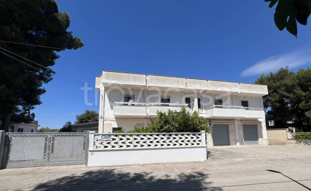 casa indipendente in vendita a Maruggio