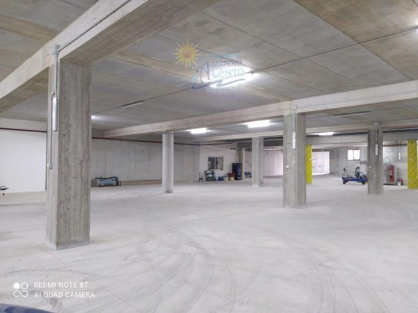 negozio in vendita a Maruggio