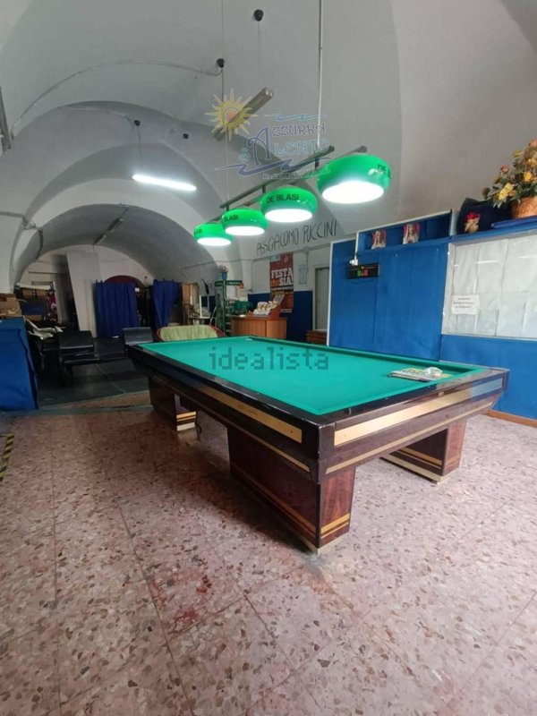 locale commerciale in vendita a Maruggio