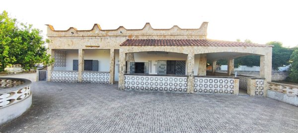 casa indipendente in vendita a Maruggio in zona Acqua Dolce