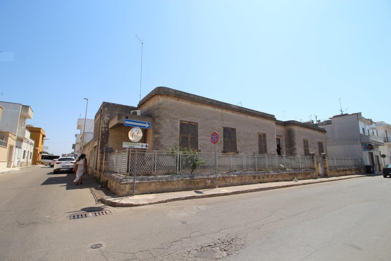casa indipendente in vendita a Maruggio