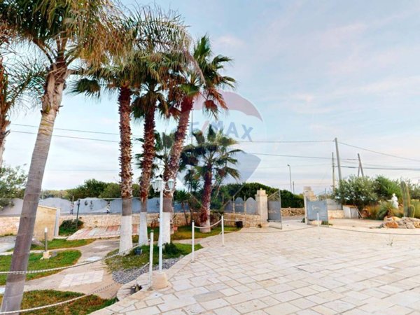 casa indipendente in vendita a Maruggio in zona Acqua Dolce