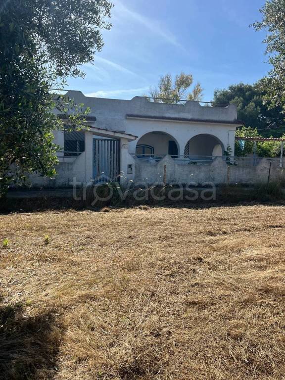 casa indipendente in vendita a Maruggio