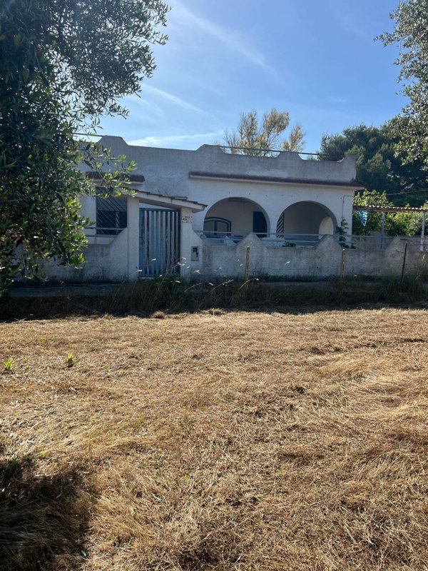 pentavano in vendita a Maruggio