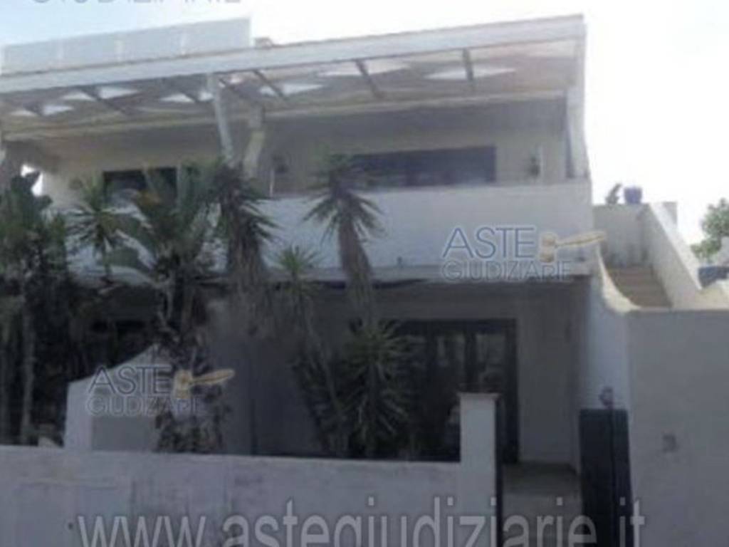 casa indipendente in vendita a Maruggio