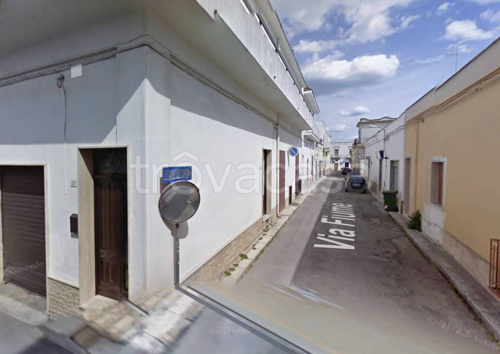 casa indipendente in vendita a Maruggio