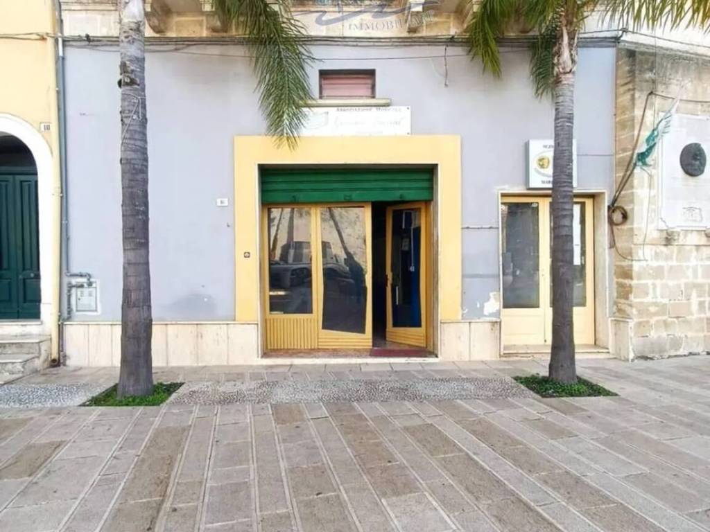 negozio in vendita a Maruggio