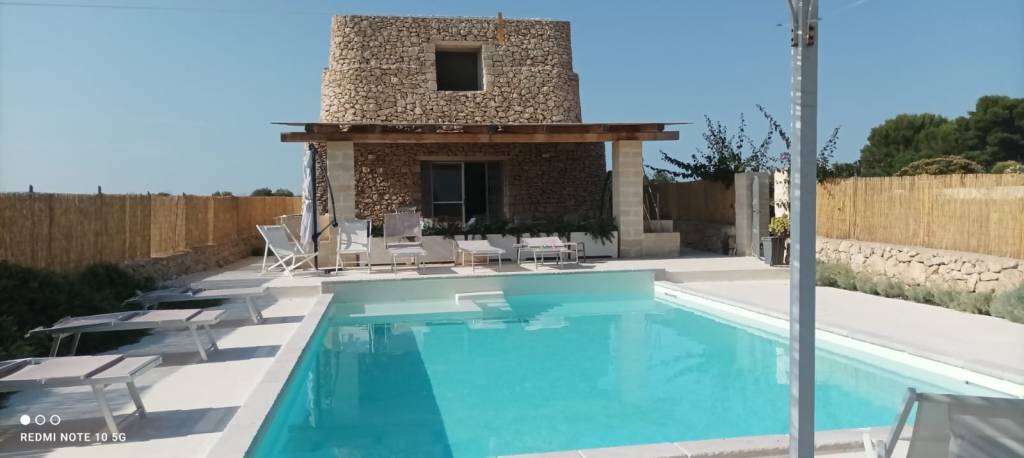 casa indipendente in vendita a Maruggio