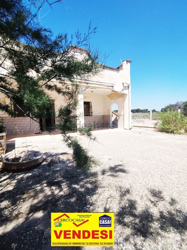 casa indipendente in vendita a Maruggio