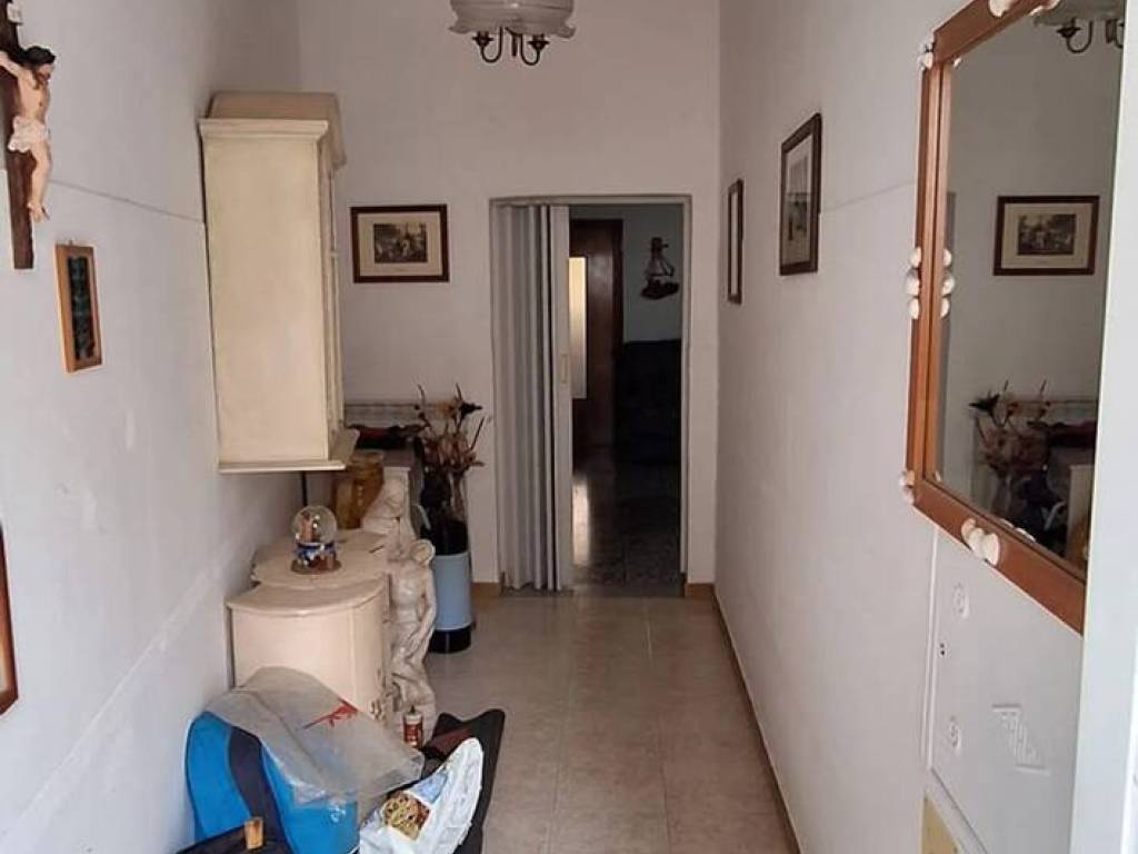 casa indipendente in vendita a Maruggio
