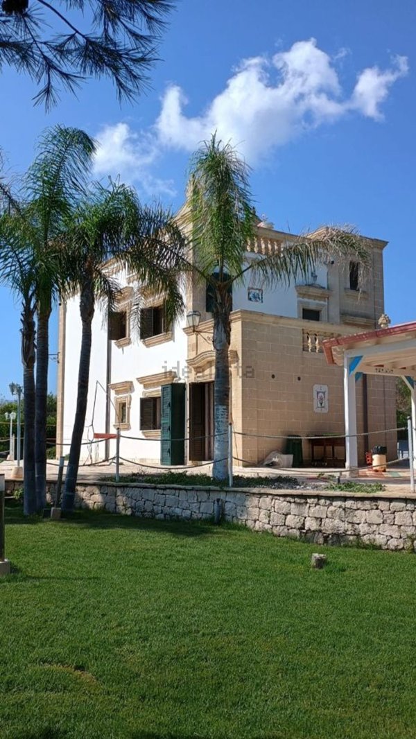 casa indipendente in vendita a Maruggio