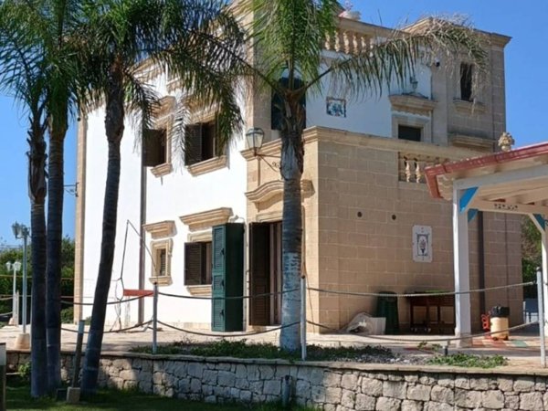 casa indipendente in vendita a Maruggio