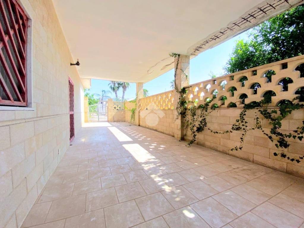 casa indipendente in vendita a Maruggio in zona Acqua Dolce