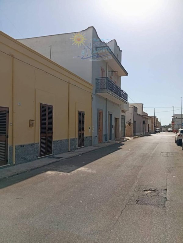 casa indipendente in vendita a Maruggio