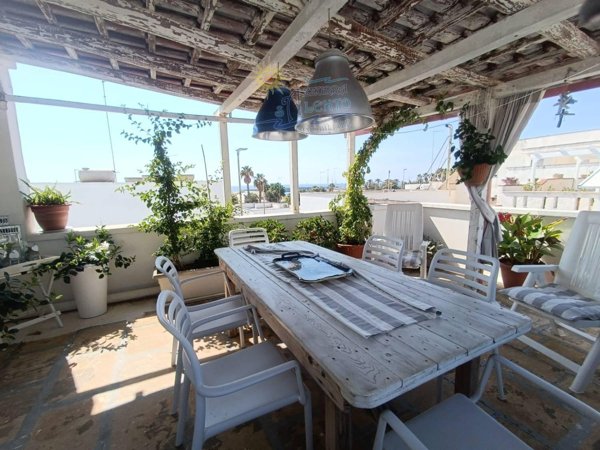 casa indipendente in vendita a Maruggio