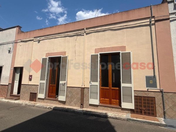 casa indipendente in vendita a Maruggio