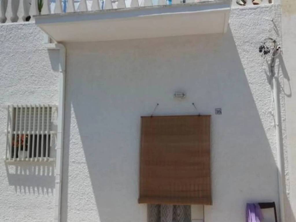 casa indipendente in vendita a Maruggio in zona Acqua Dolce