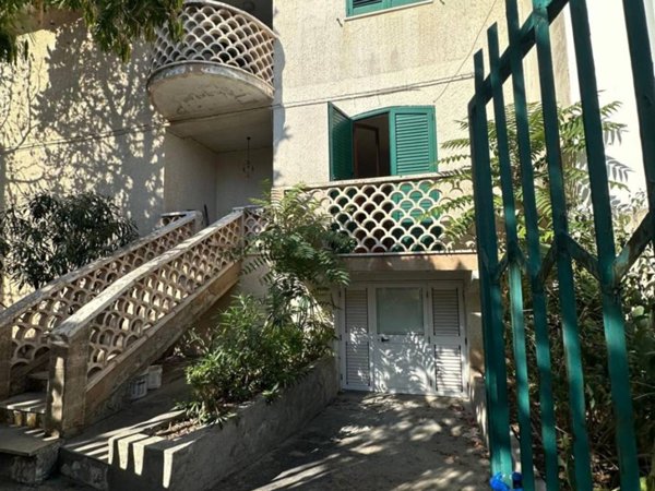 casa indipendente in vendita a Maruggio